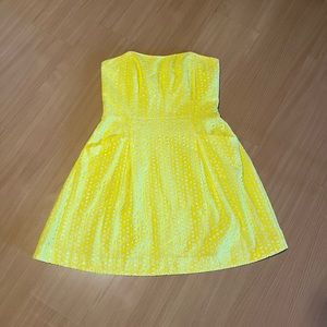Lilly Pulitzer strapless yellow dress with pockets, size 12.